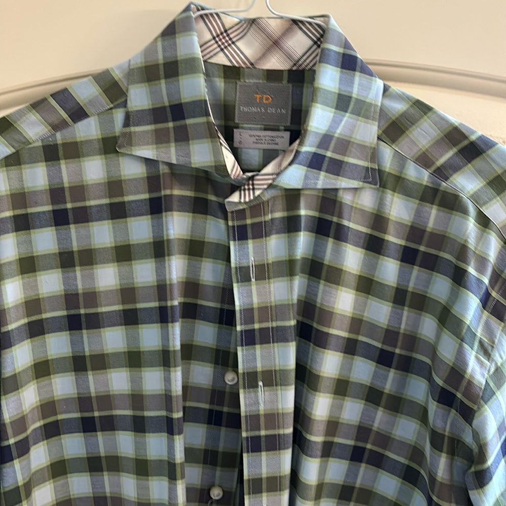 Men’s Long Sleeve casual dress shirt- by Thomas Dean- Size Large